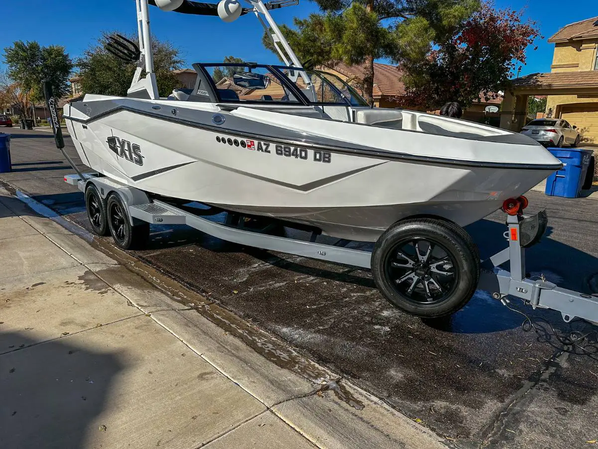 why should you choose a professional boat detailing service