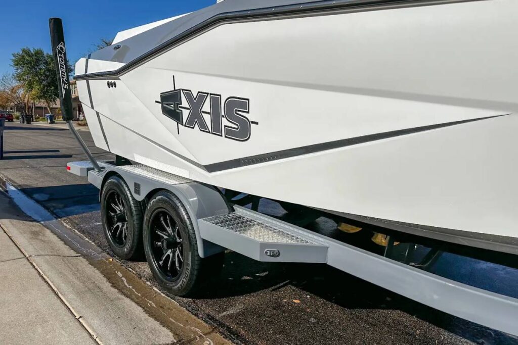 boat washing near me get a professional clean boat to get ready for adventure (3)